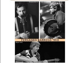 El Trio Fernando Barroso ofrece un concierto en el Patio de Armas del Meegs