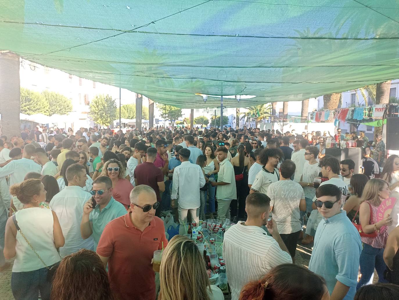 Los oliventinos mostraron su fervor por la Virgen de Guadalupe en el Día de Extremadura