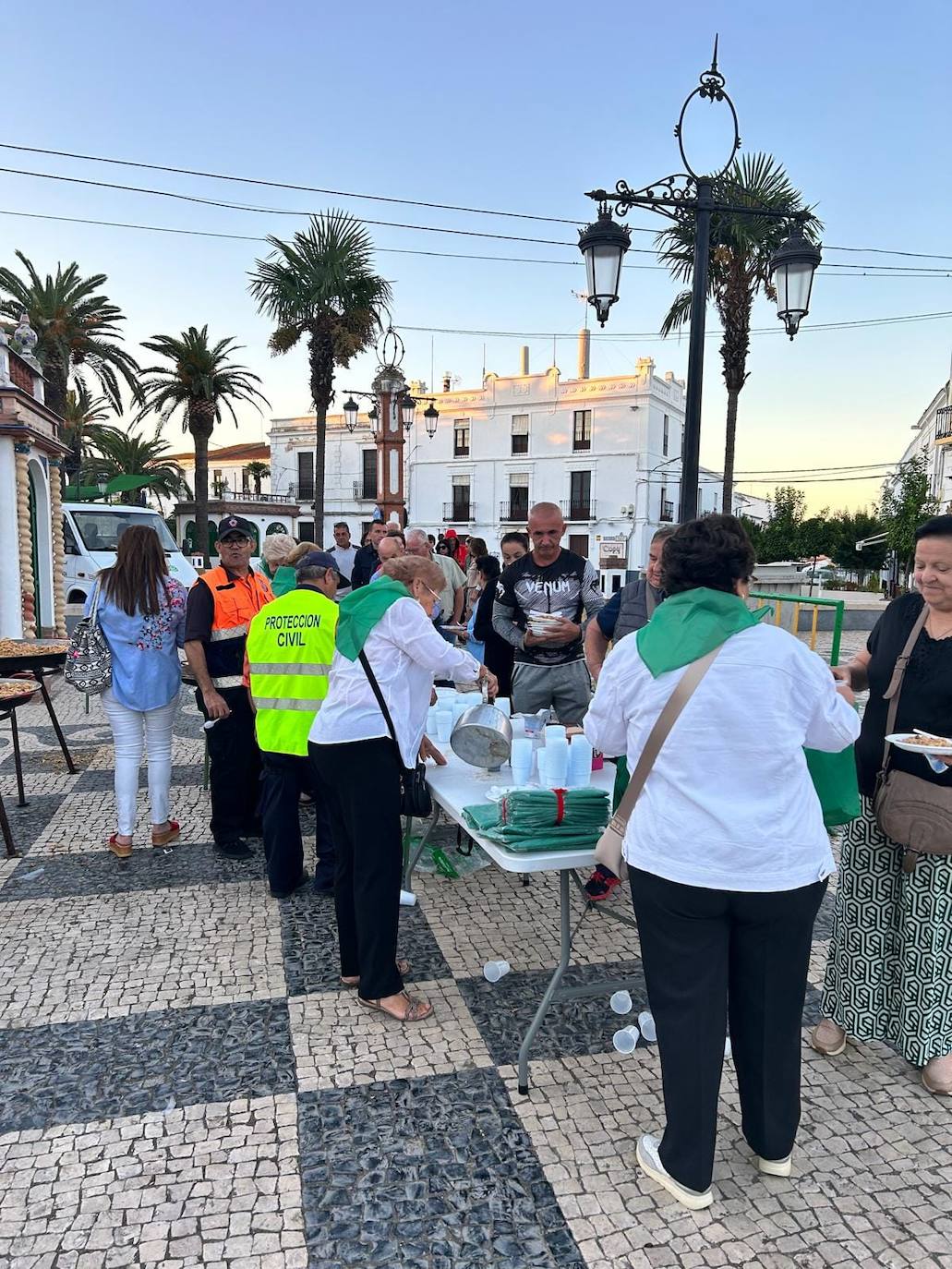 Los oliventinos mostraron su fervor por la Virgen de Guadalupe en el Día de Extremadura