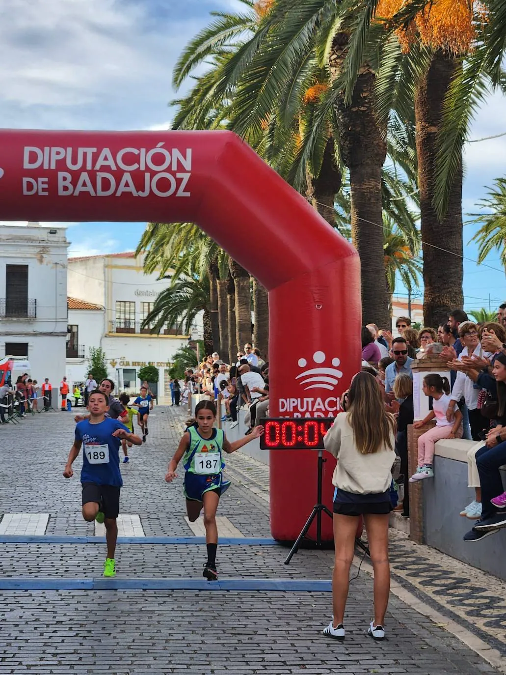 La III Carrera Popular de Olivenza reúne a corredores de toda la región