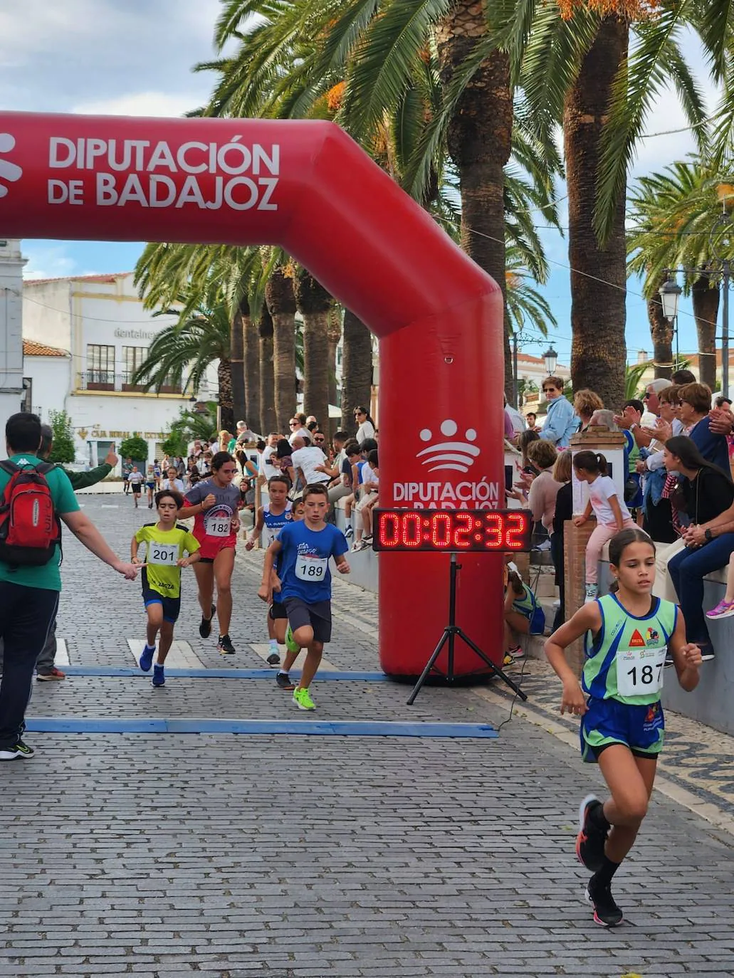 La III Carrera Popular de Olivenza reúne a corredores de toda la región