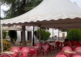 Carpa instalada por la cofradia para celebrar el día de san Francisco 2023.