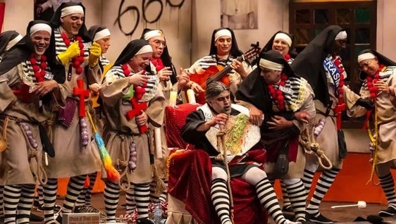 La murga 'Los Camballotas' y la comparsa 'Donde vamos la liamos' nominadas al Antifaz de Plata