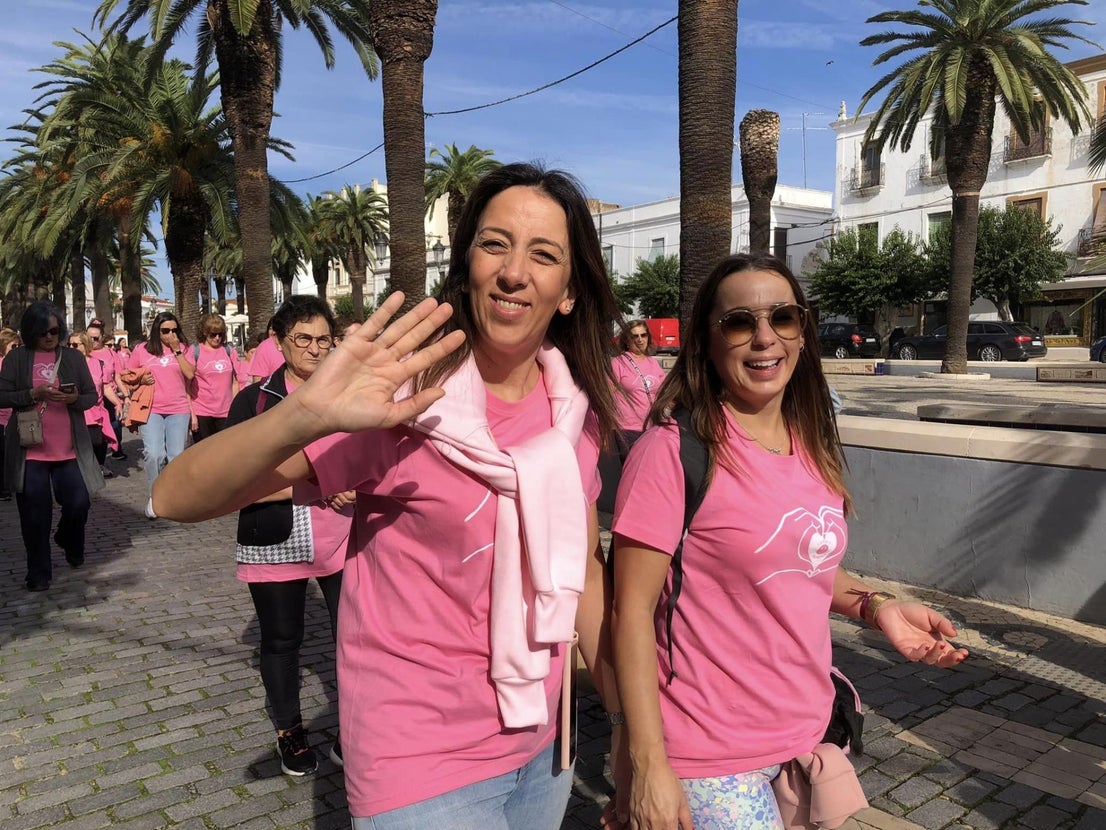 Un año más los ciudadanos se vuelcan con la marcha contra el cáncer de mama