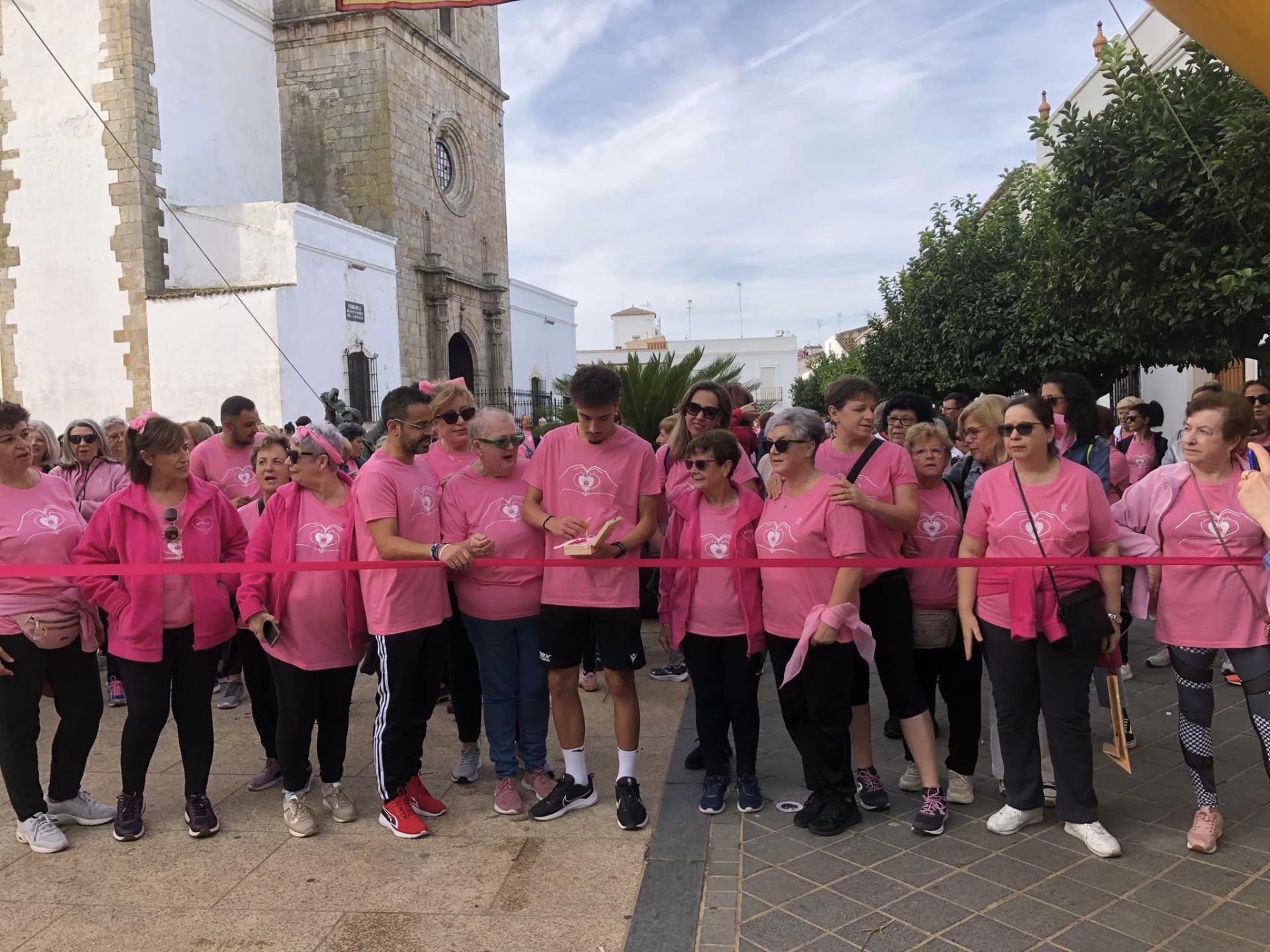Un año más los ciudadanos se vuelcan con la marcha contra el cáncer de mama