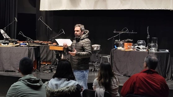 La Casa de la Cultura vibró con la energía y el talento del percusionista Nuno Aroso