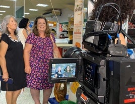 Las protagonistas del corto en plena grabación.
