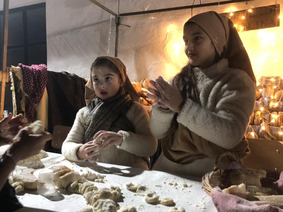 El Portal de Belén cobró vida en Olivenza y en San Benito