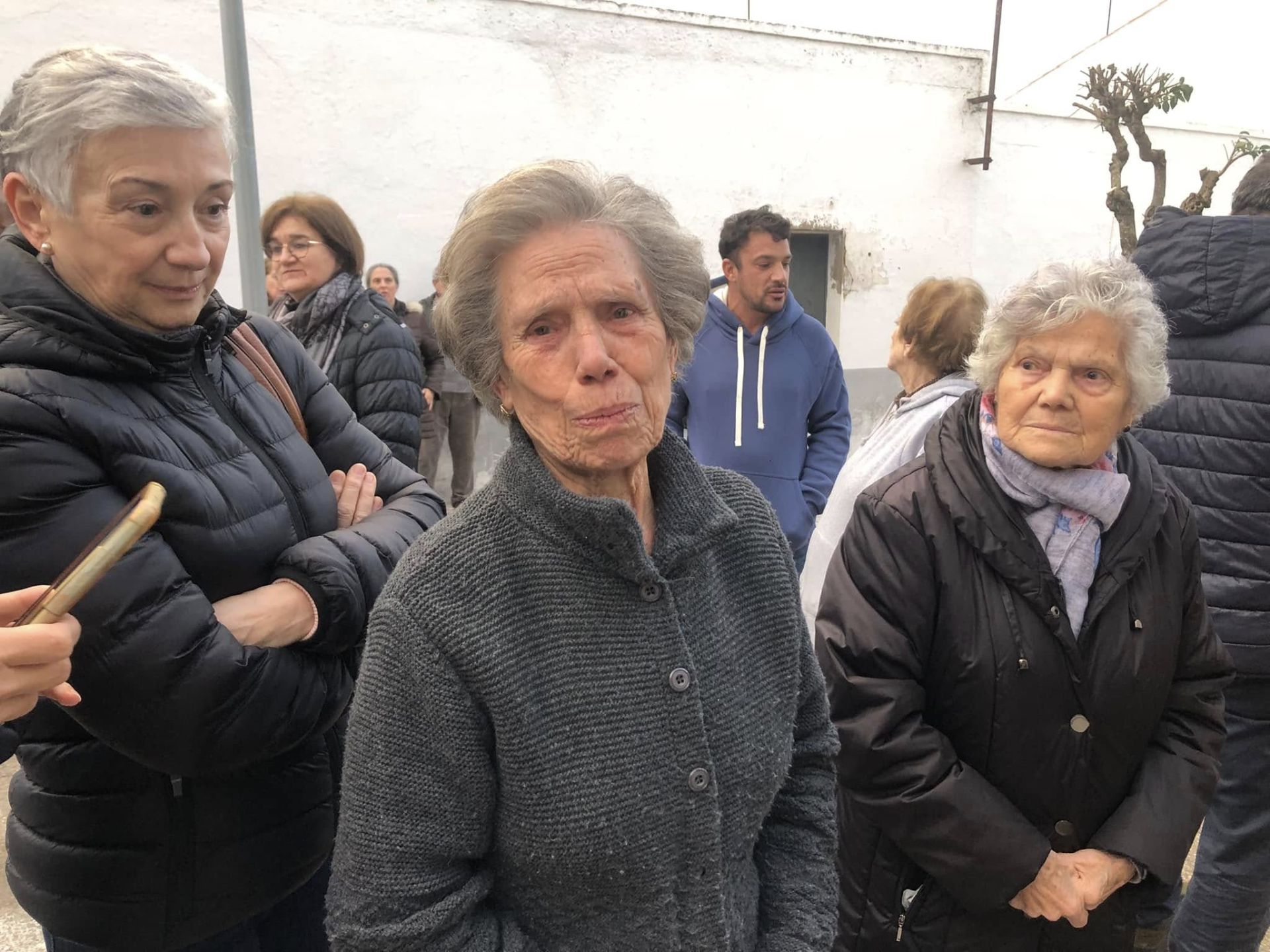 Castora recibe un merecido homenaje por su labor sacrificada y solidaria con sus vecinos