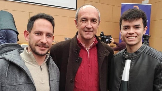 El CAB hace un reconocimiento al Club de Olivenza por su apoyo a la entidad pacense