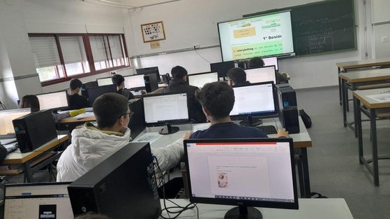 Aderco y Redex forman en competencias digitales a alumnos del IES Puente Ajuda