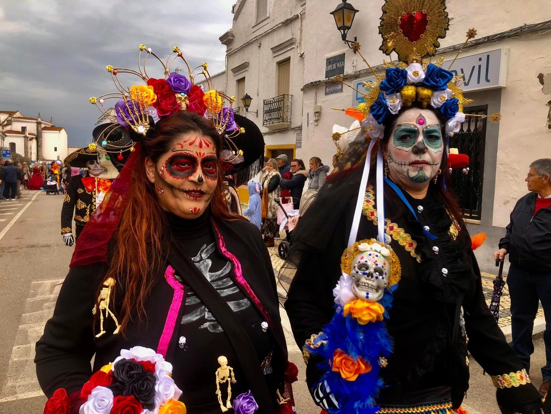 El mal tiempo no consiguió disminuir las ganas de carnaval de los oliventinos