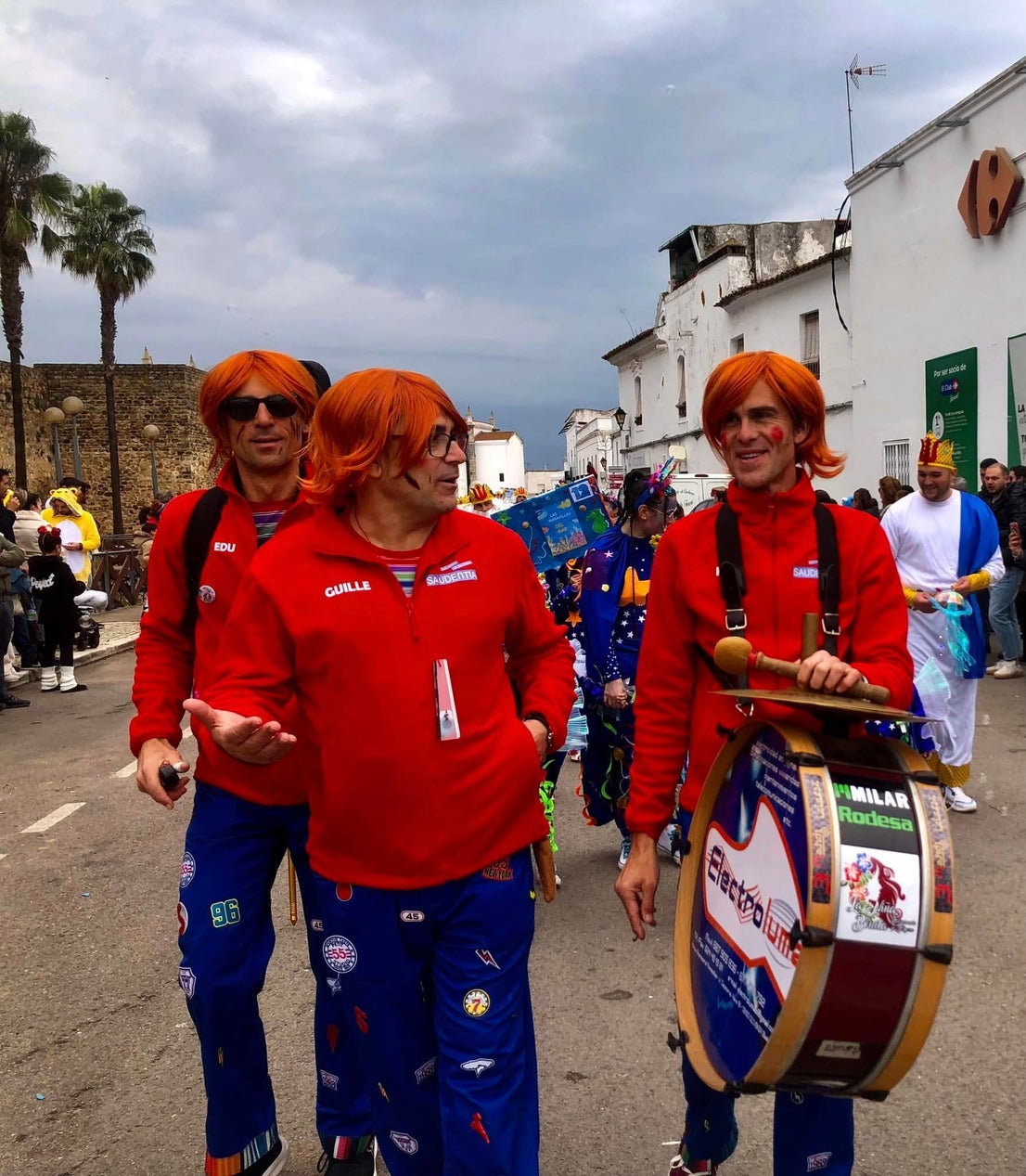 El mal tiempo no consiguió disminuir las ganas de carnaval de los oliventinos