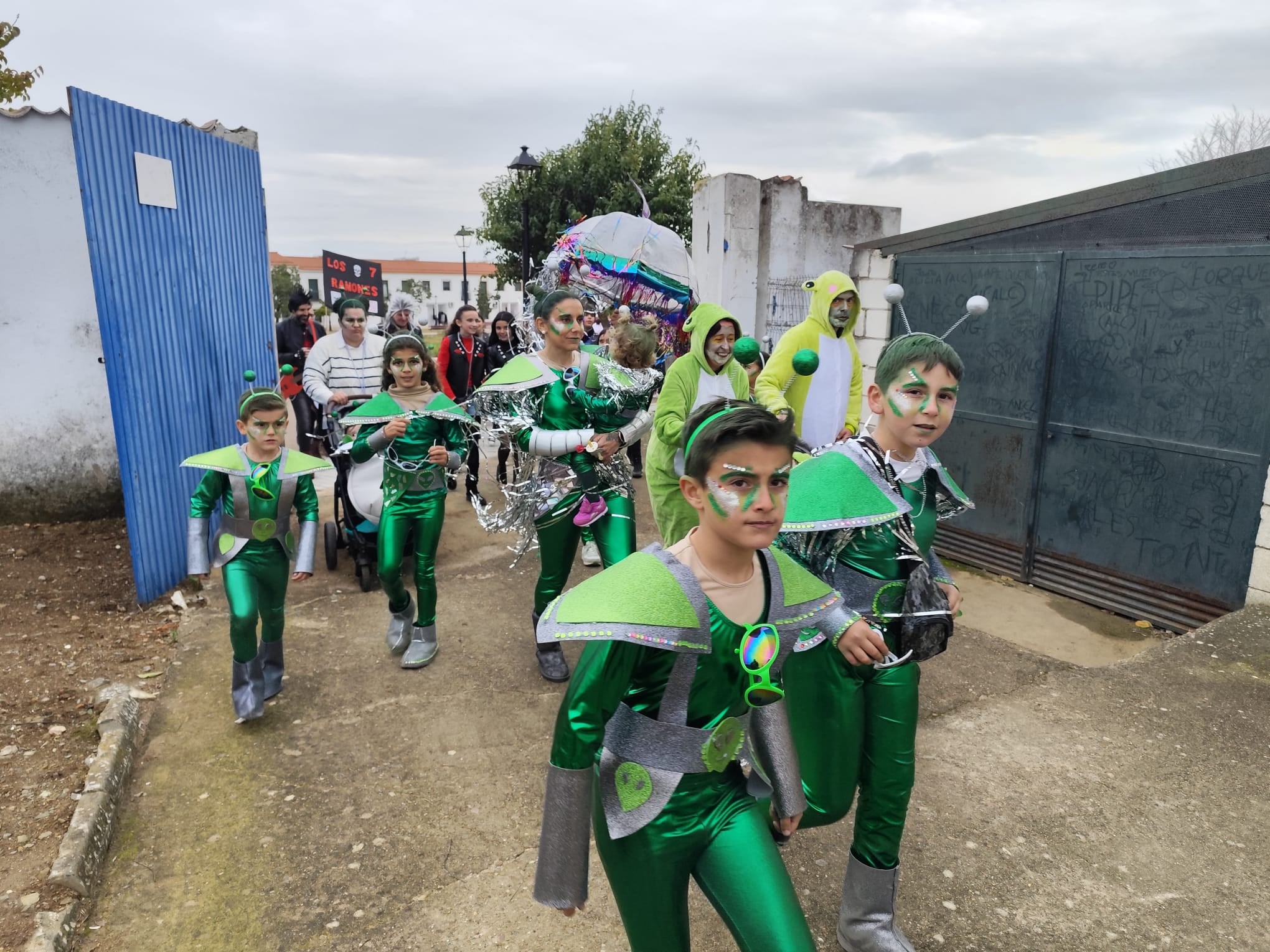 El mal tiempo no consiguió disminuir las ganas de carnaval de los oliventinos