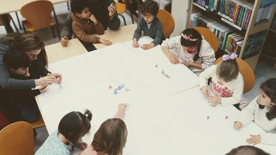 Niños y niñas disfrutaron del taller 'Vivan las uñas de colores'