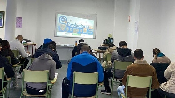 Aupex forma a jóvenes en competencias digitales en Olivenza con el programa Sirius