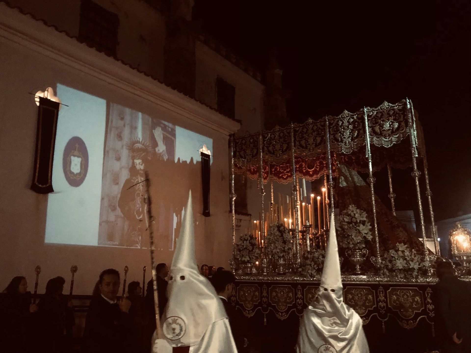 Jesús Orando en el Huerto estrenó nuevos faldones el martes Santo