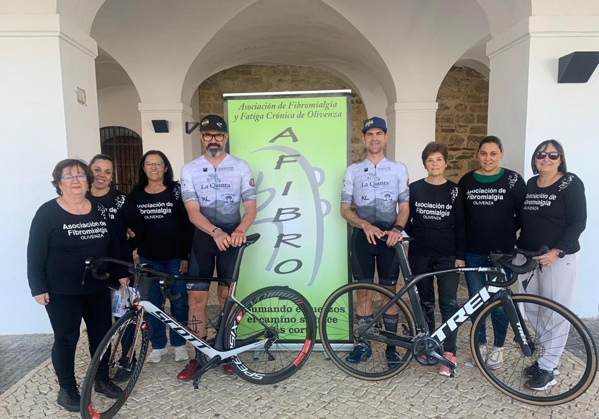 Dos ciclistas locales harán la ruta a Santiago para recaudar fondos para Afibrol