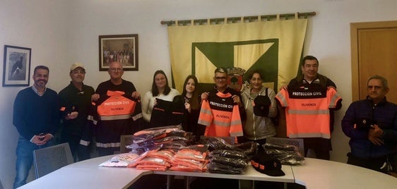 Protección Civil recibe nuevos uniformes en el Ayuntamiento