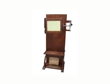 El Meegs exhibe como pieza del mes una máquina de rayos X de 1930