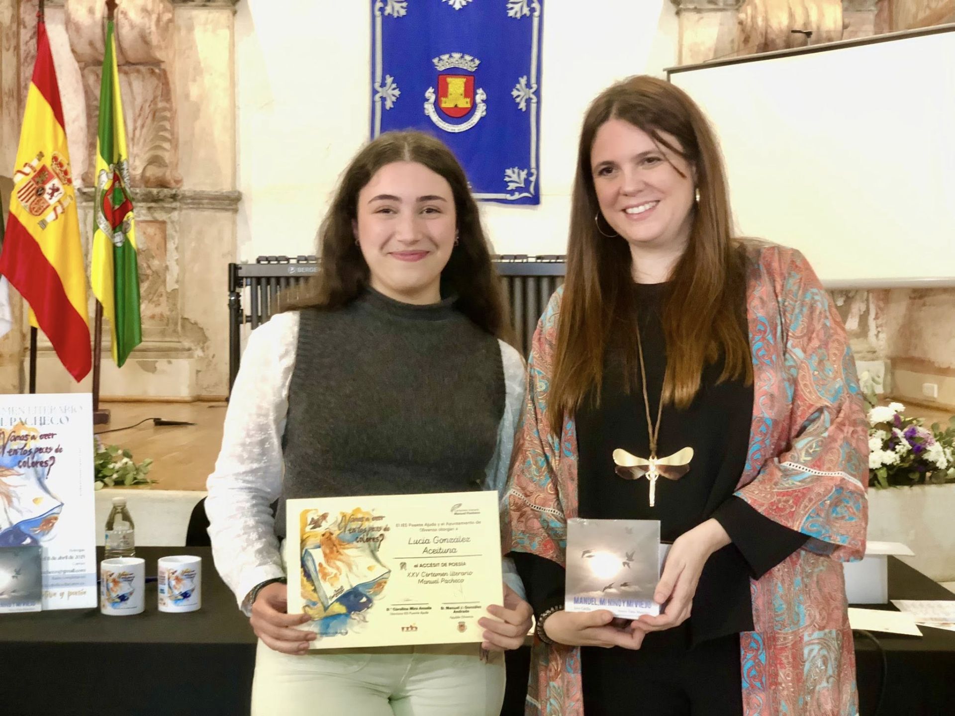La presentación de &#039;La hija de la novicia&#039; de la oliventina Elena Álvarez cerró la Semana del Libro
