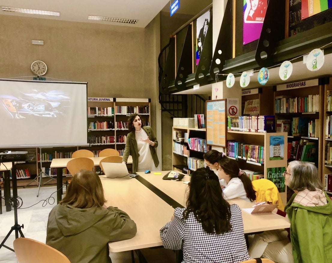 La presentación de 'La hija de la novicia' de la oliventina Elena Álvarez cerró la Semana del Libro