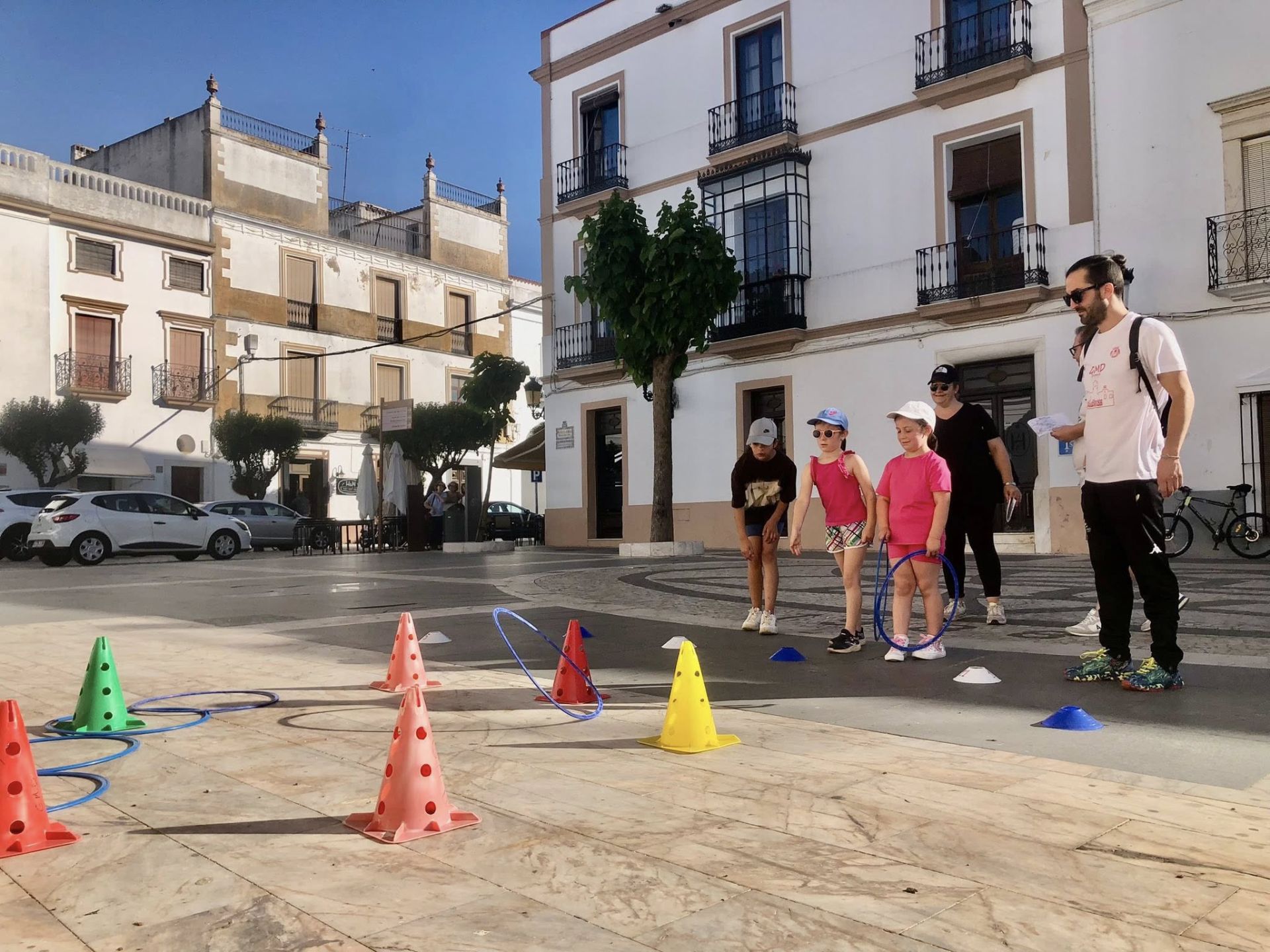 Unas cien personas disfrutan de la Gymkana Familiar en diferentes espacios