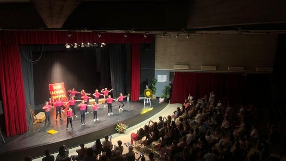 El grupo de Danza Urbana y Fusión muestra sus avances en su última actuación