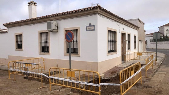 Restablecido el suministro de agua tras una reparación urgente en la Avenida Quinta de San Juan