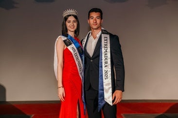 Miriam López y Raúl de Manuel, coronados Miss y Míster Embajadores de la Moda en Extremadura 2025