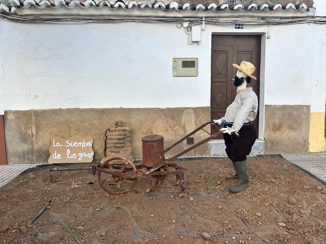La Asociación de Costaleros 'Los Obreros' gana el concurso de Muñecas de San Juan con 'Lembranças'