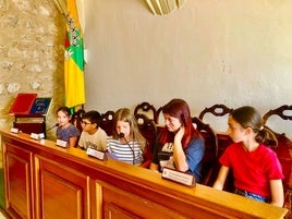 Los jovenes se implican en el primer Pleno Infantil del proceso para ser Ciudad Amiga de la Infancia