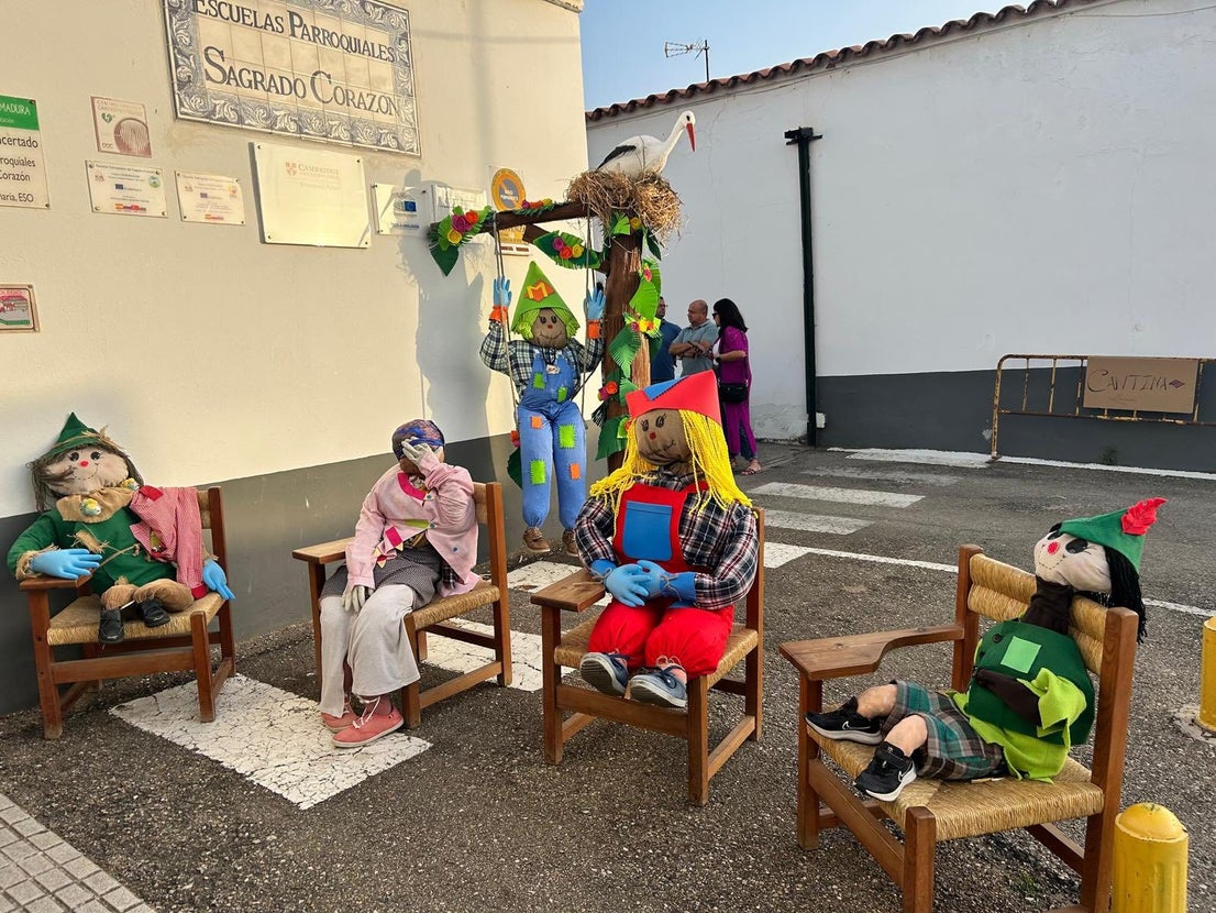 La Asociación de Costaleros 'Los Obreros' gana el concurso de Muñecas de San Juan con 'Lembranças'