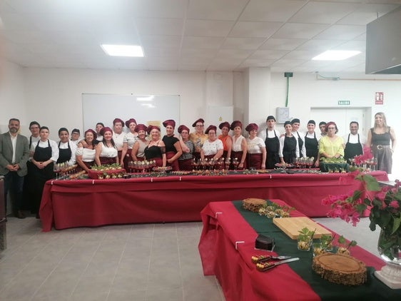 Convivencia gastronómica entre la Escuela Profesional La Encina y asociaciones de Olivenza