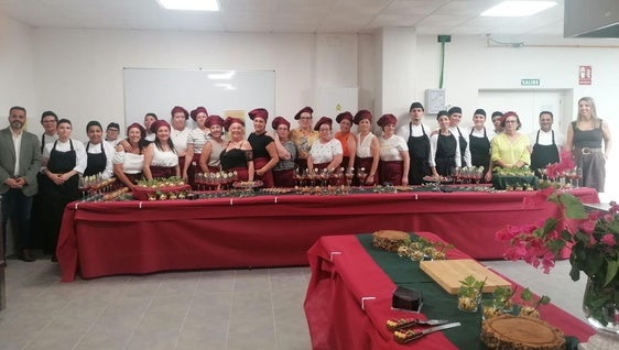Convivencia gastronómica entre la Escuela Profesional La Encina y asociaciones de Olivenza