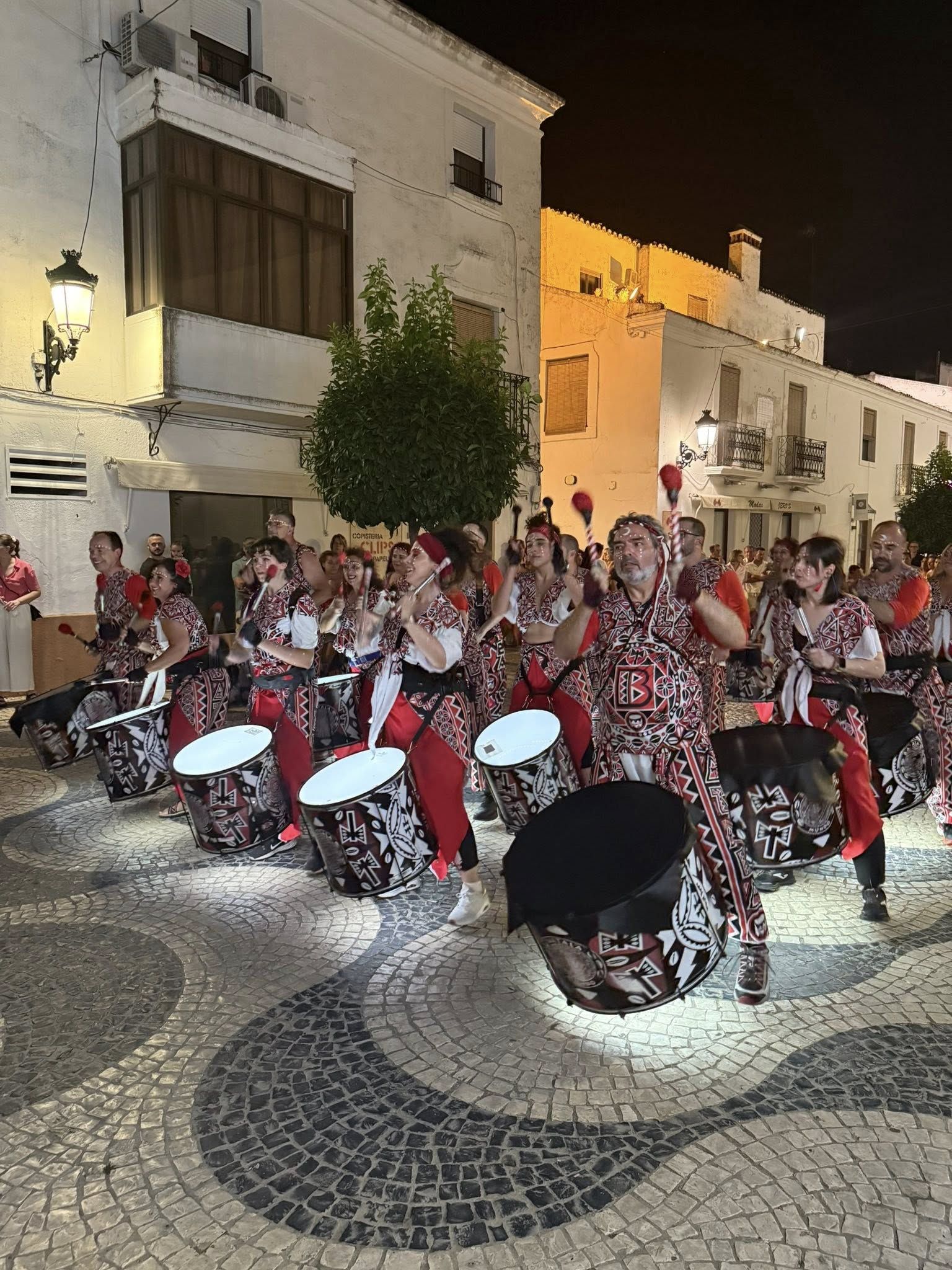 El arte en diferentes facetas fue el protagonista de una nueva edición de 'Olivenza Lúcida'
