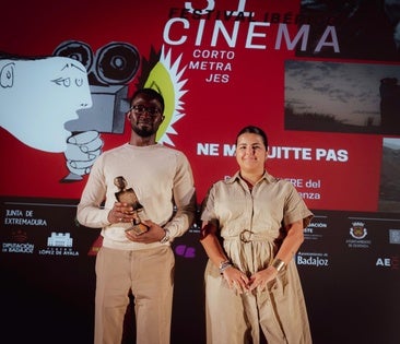 Olivenza premia al corto 'Ne me quitte pas' en el Festival de Cine Ibérico