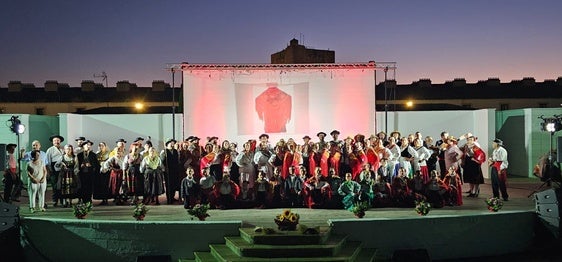 Olivenza celebra una noche de folclore y tradición con el XVI Festival Choni Ramallo