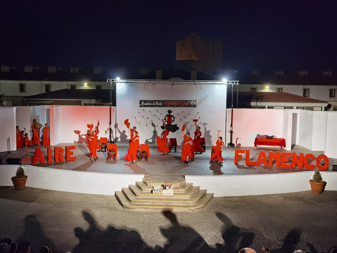 'Rojo Compás' desborda arte y emoción en el Festival de Aire Flamenco