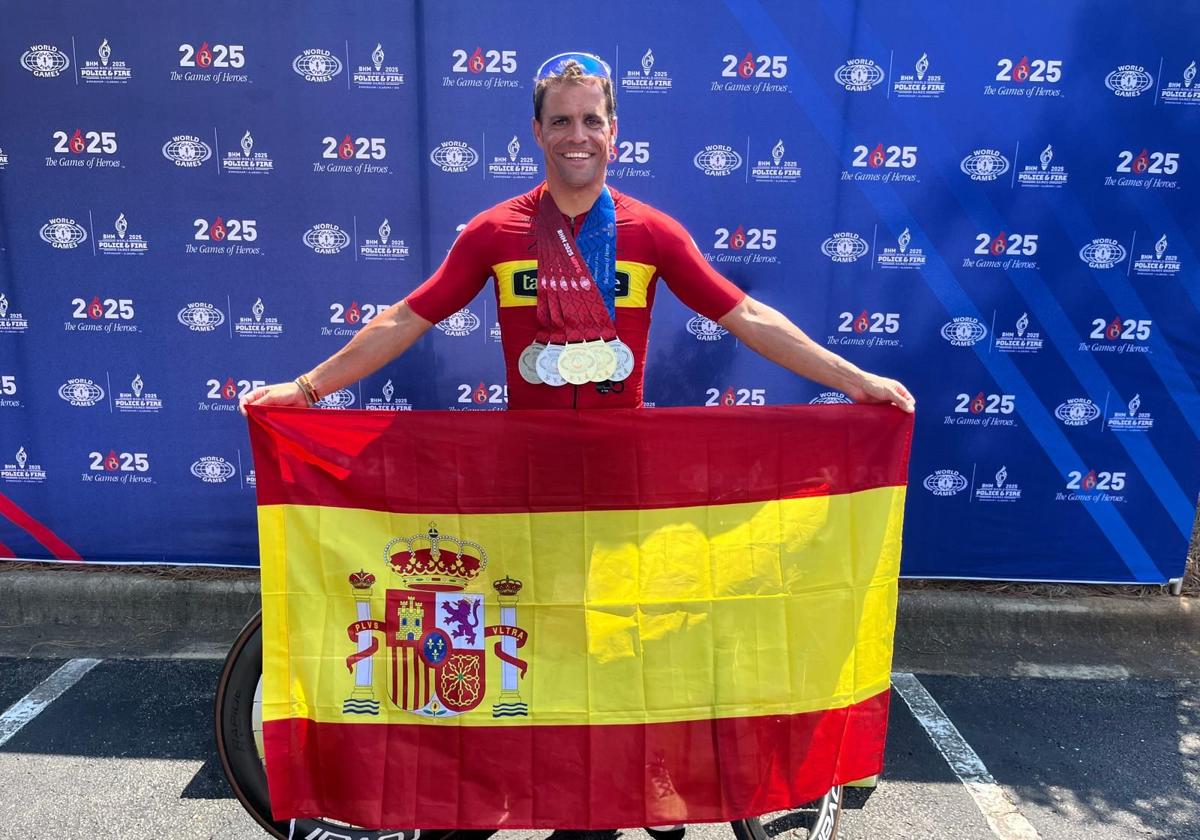 Sánchez posa con el nuevo medallero.