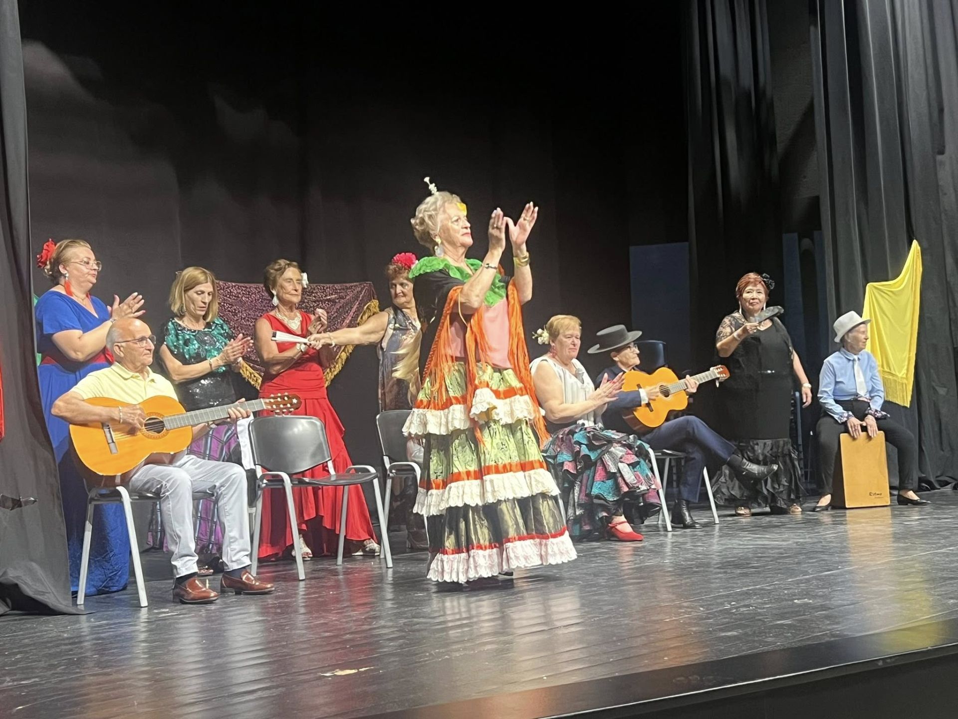 La copla brilló en Olivenza con las &#039;Raparigas&#039; y la Asociación &#039;La Esperanza&#039;