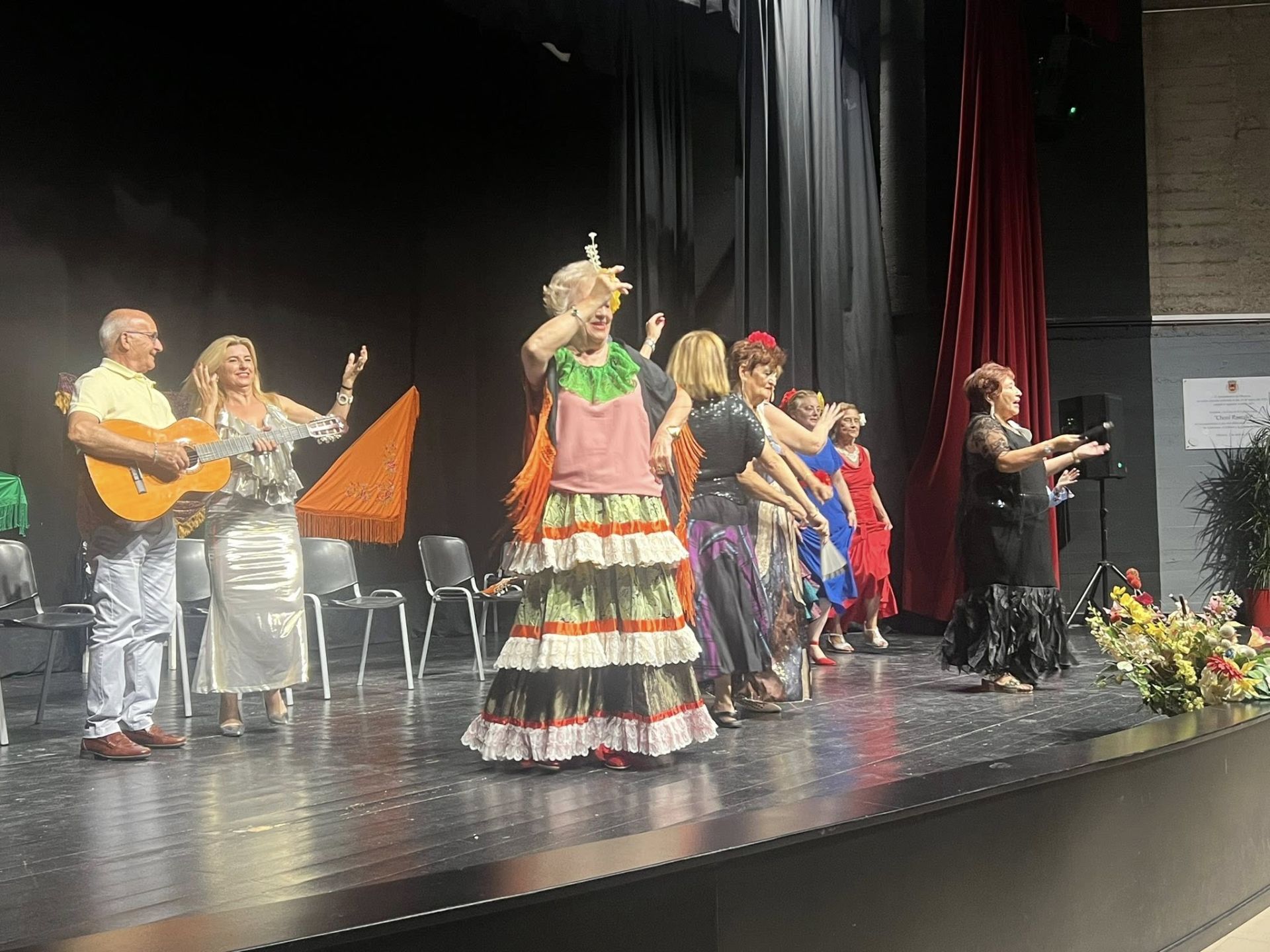 La copla brilló en Olivenza con las &#039;Raparigas&#039; y la Asociación &#039;La Esperanza&#039;