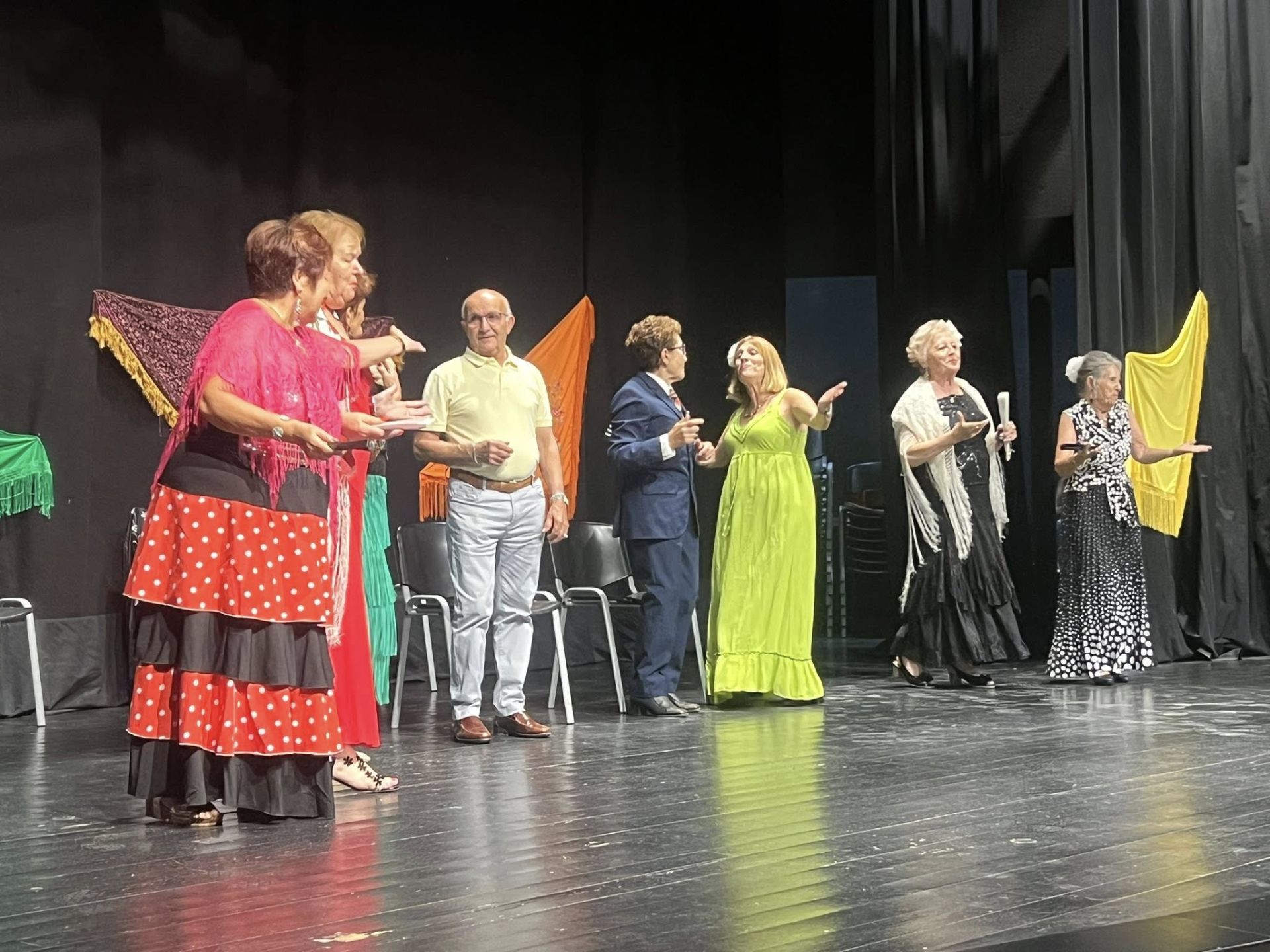La copla brilló en Olivenza con las &#039;Raparigas&#039; y la Asociación &#039;La Esperanza&#039;