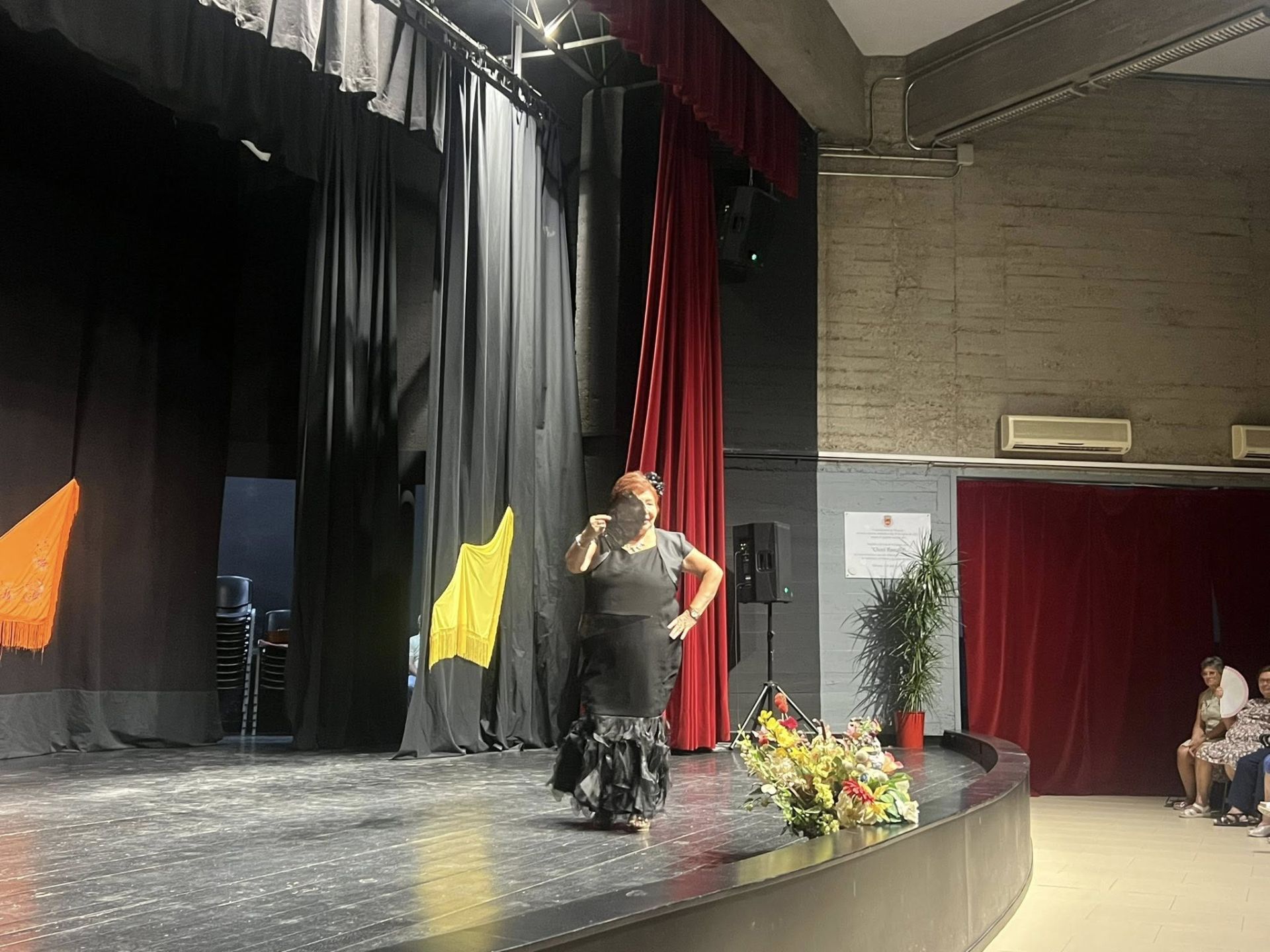 La copla brilló en Olivenza con las &#039;Raparigas&#039; y la Asociación &#039;La Esperanza&#039;