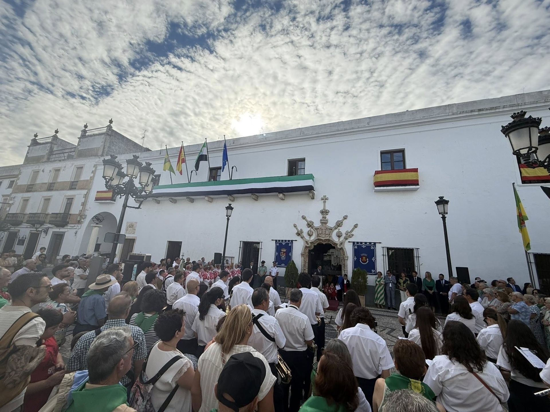 La procesión de la Virgen de Guadalupe marcó el Día de Extremadura