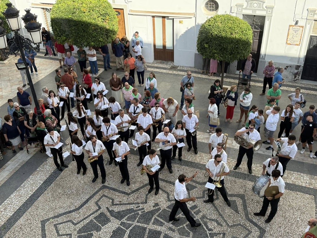 La procesión de la Virgen de Guadalupe marcó el Día de Extremadura