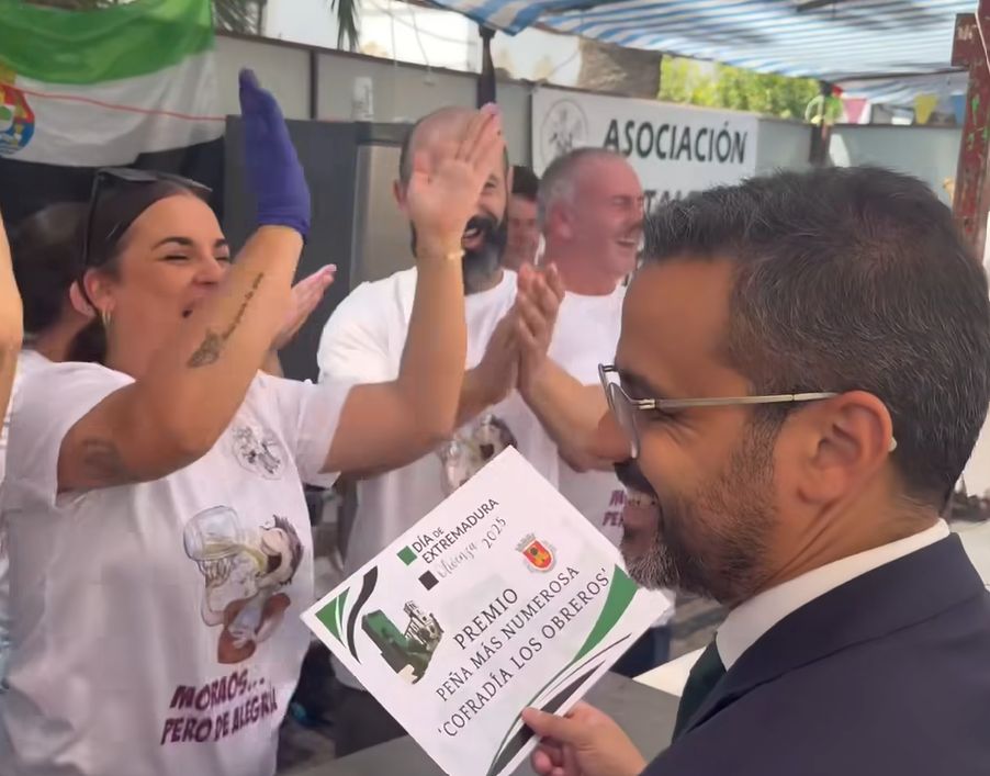 La procesión de la Virgen de Guadalupe marcó el Día de Extremadura