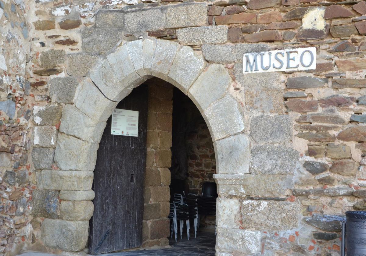 Entrada al Museo Etnigráfico 'González Santana' de Olivenza.
