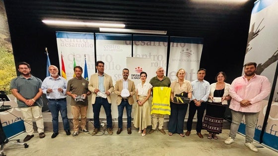 Alcaldes de la Comarca reciben Equipos de Protección Individual de la Diputación