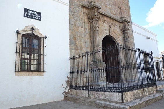 Entrada de la Iglesia de Santa MAría del Castillo.